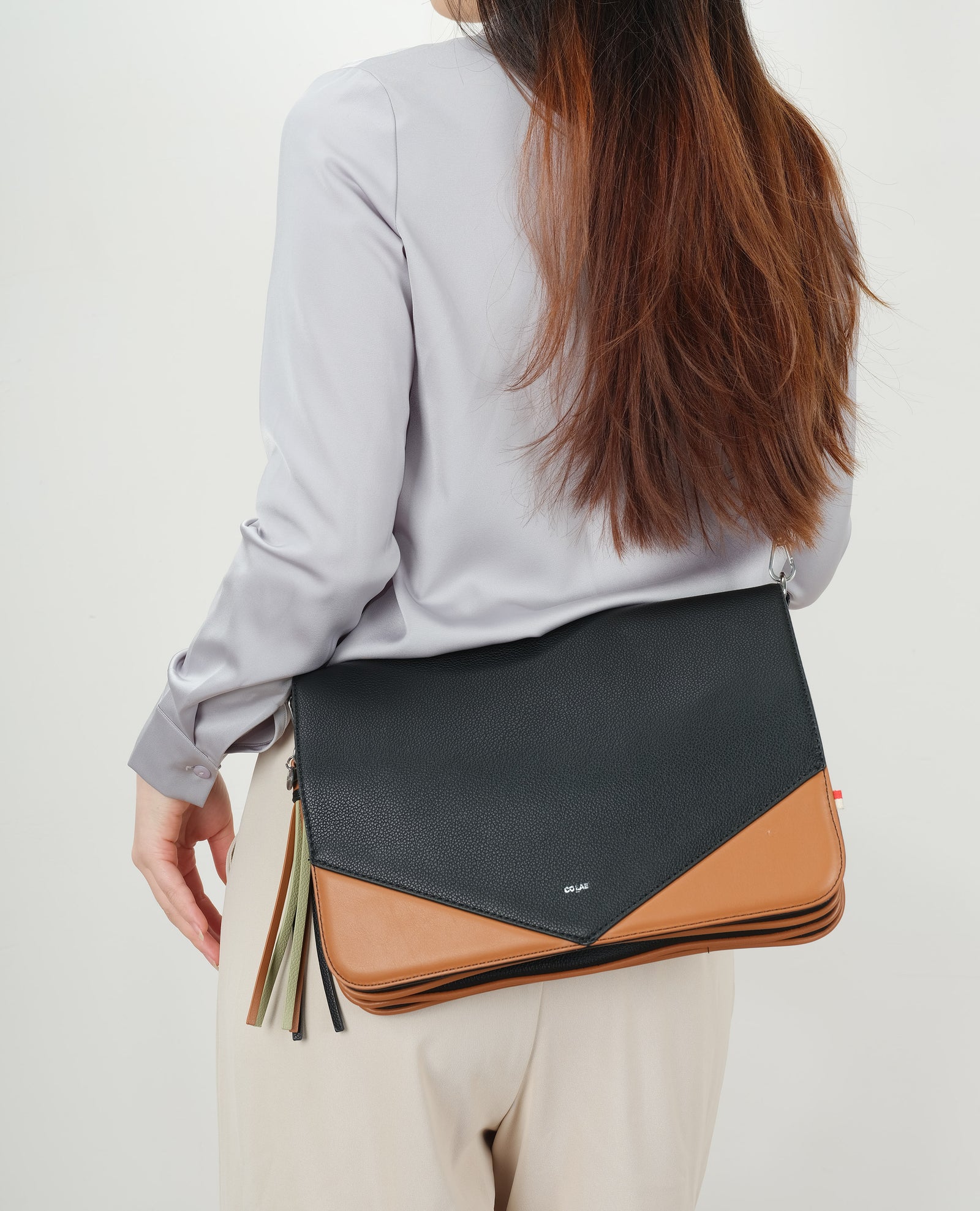 kurobee 。 L The 'AUDREY' Crossbody – Co-Lab