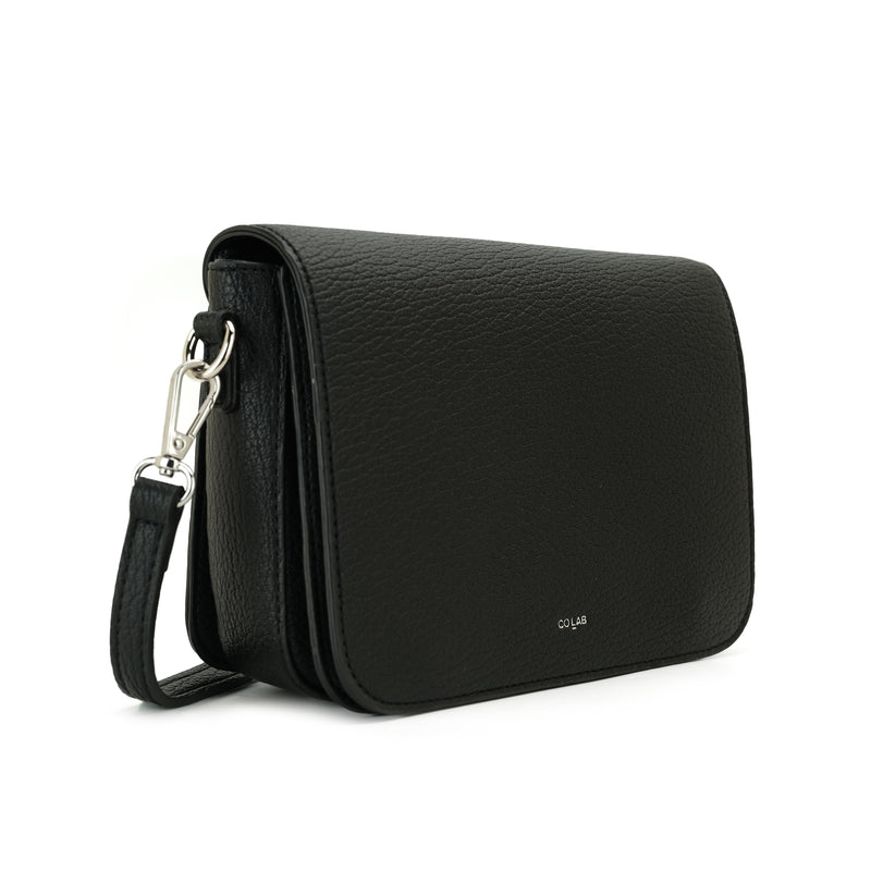 Le sac bandoulière à rabat « ZEINA »