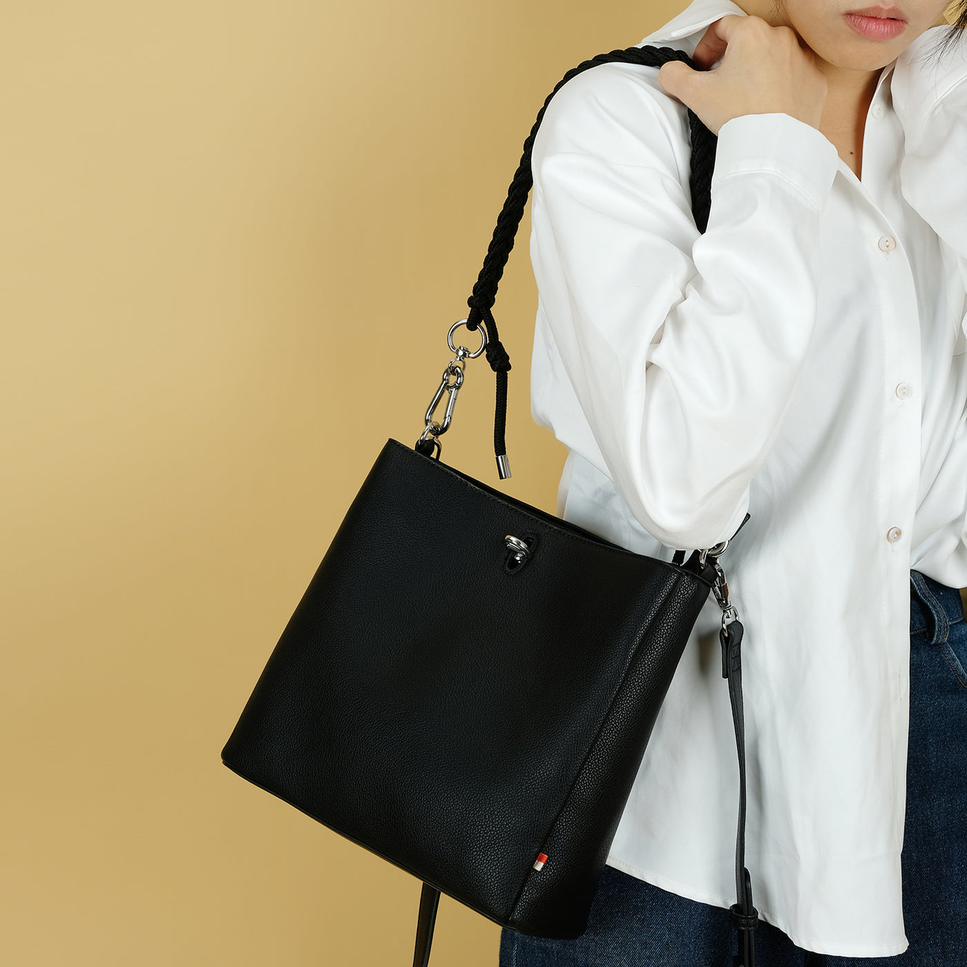 【CERRIC】 25SS/EYELET SHOULDER BAG (2COLORS) MUSINSA | CERRIC EYELET SHOULDER BAG / CREAM